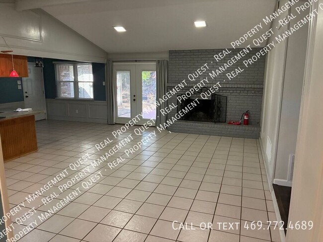 Building Photo - 1122 Jungle Dr