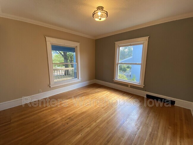 Foto del edificio - 1622 E 8th St