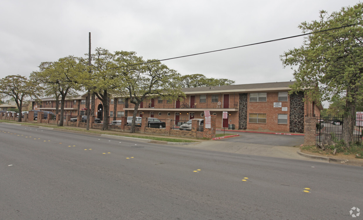 Primary Photo - Handley Oaks Apartments