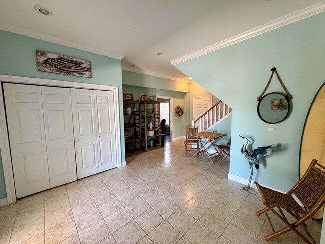 Building Photo - 107 E Seascape Dr