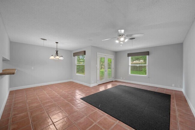 Building Photo - 3100 Whiteway Dr