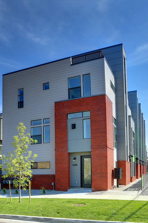 Foto principal - 1455 30th St