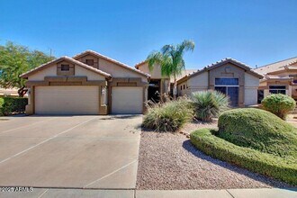 Building Photo - 673 S Peppertree Dr