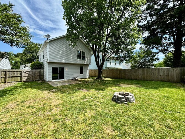 Foto del edificio - Available 05-07-26! Charming Home With A Wrap-Around Porch! Pet Friendly - Fenced Yard - Excellen...