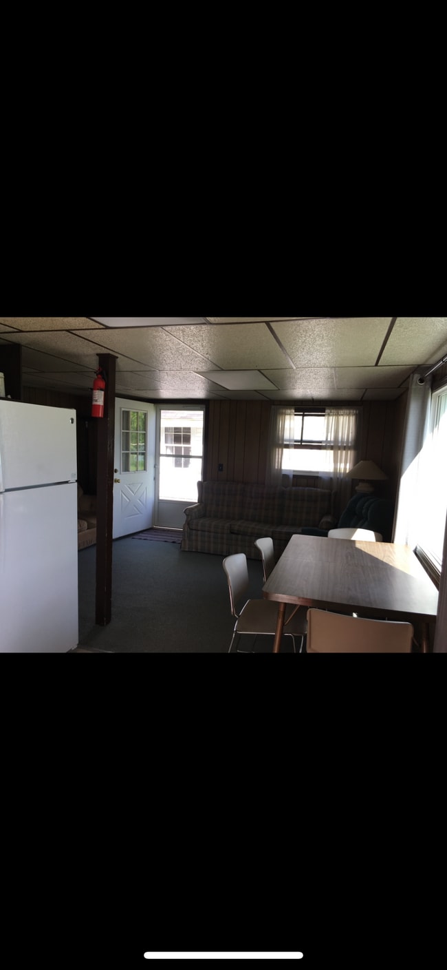 Foto del edificio - 6640 W Lake Dr