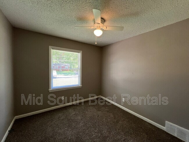 Building Photo - 3841 Denver St