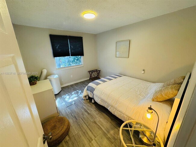 Foto del edificio - 2205 Roosevelt St