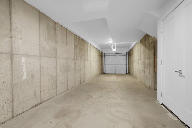 Building Photo - $3,095, 2 bedroom, 2.5 bathroom located in...