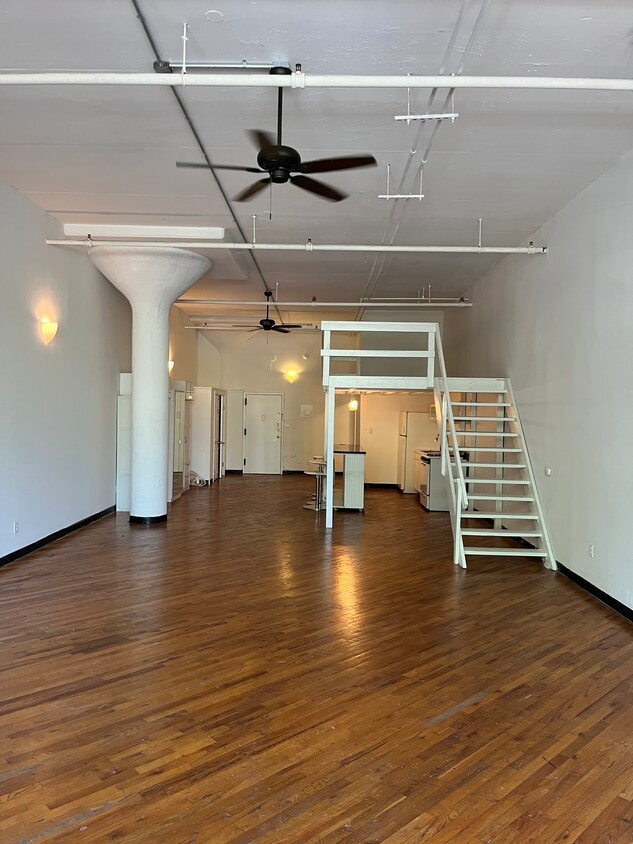 Primary Photo - 2 Union St
