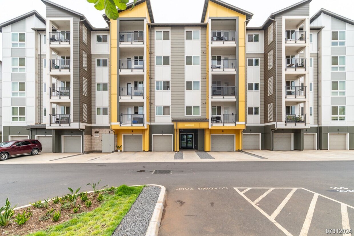 Primary Photo - 1 BD/1 BA Apartment in Ewa Beach with 1 Pa...