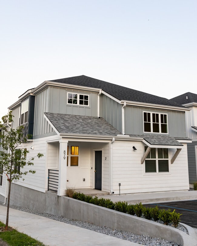 Building Photo - 908 W Hughes St