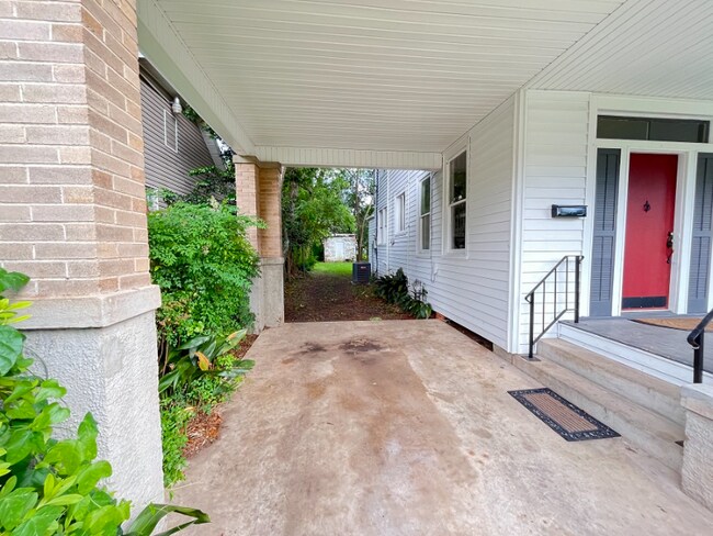 Foto del edificio - 2219 Thornton Ct