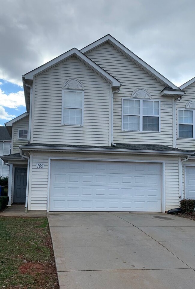 Building Photo - 165 Springwood Ln