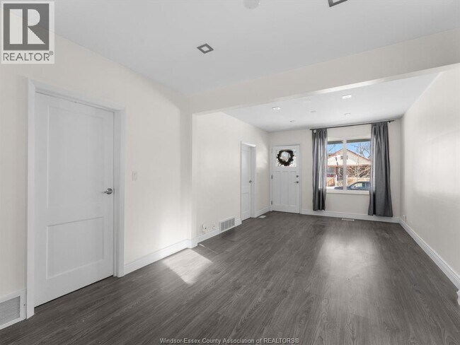 Building Photo - 1111 Hall Ave