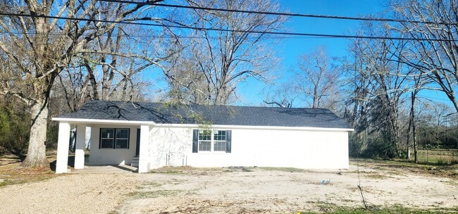 Building Photo - 14820 Blackwater Rd