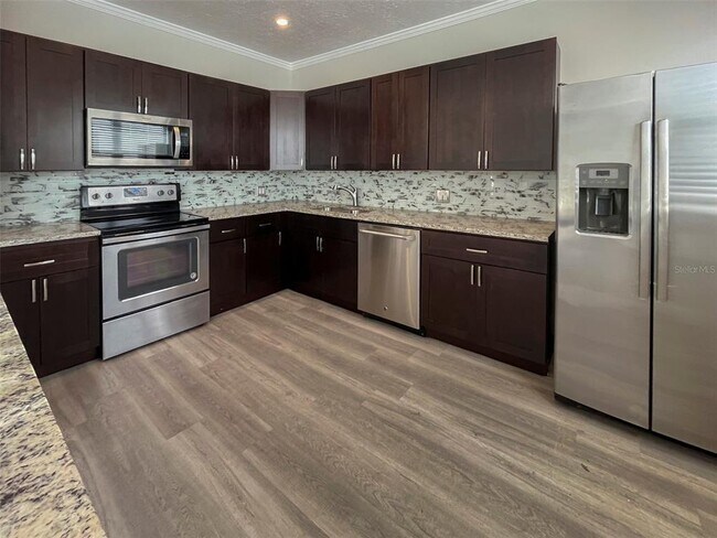 Foto del edificio - 408 Armada Rd