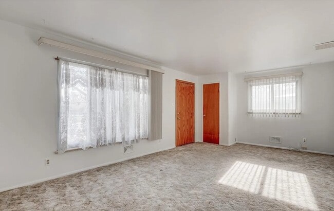 Foto del edificio - 3055 Victor St