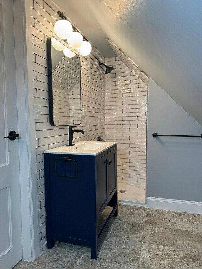 Foto del edificio - 16 Inwood Pl