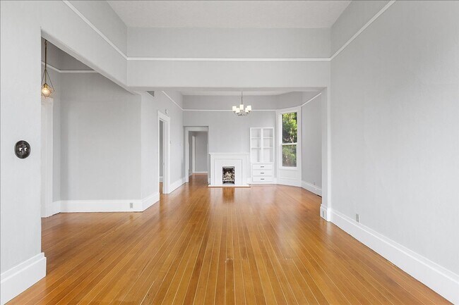 Foto del edificio - 1615 Grand St