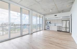 Foto del edificio - 3470 E Coast Ave