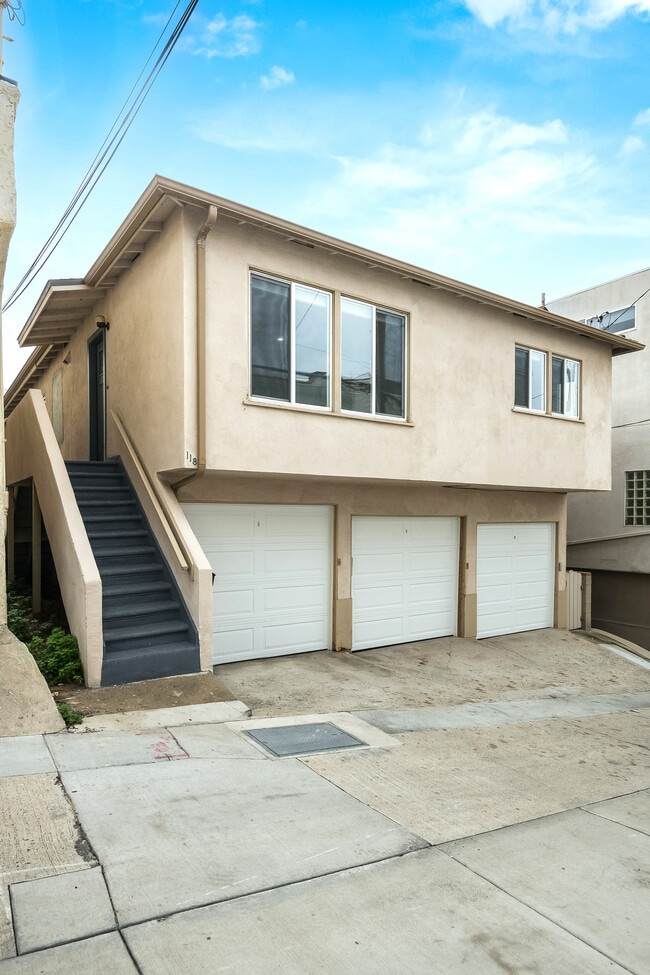 Back of Unit + Garage - 118 38th Pl