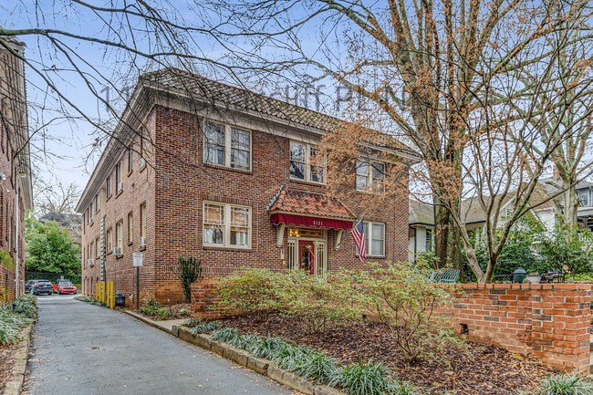 Building Photo - 1111 Briarcliff Pl NE