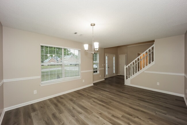 Building Photo - 215 Penny Ln