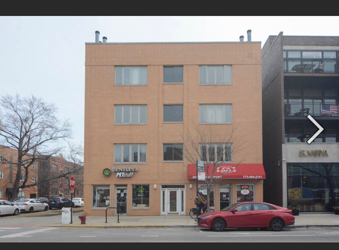 Primary Photo - 3655 N Southport Ave