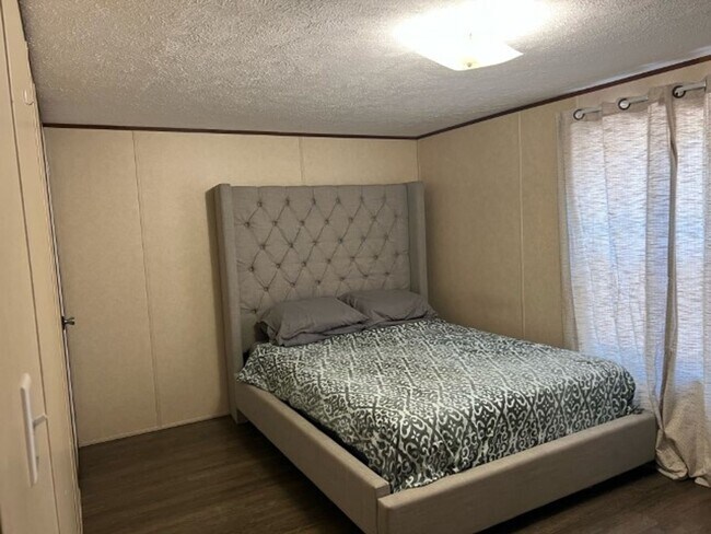 Foto del edificio - $1,000 - 2 Bedroom / 2 Bath Unfurnished Mobile Home in the North River Road Community