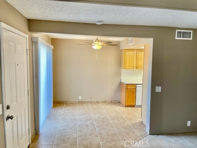 Foto del edificio - 51085 Eisenhower Dr