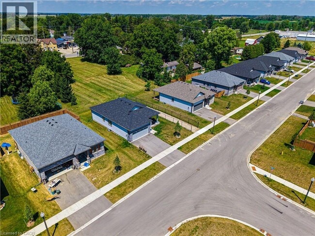 Building Photo - 142 Ellen St