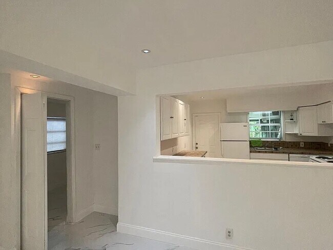 Foto del edificio - 1005 SW 7th Ter