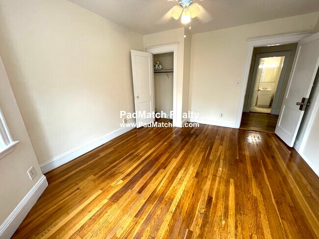 Building Photo - 5 Barrows St
