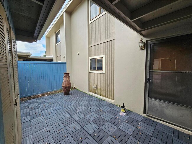 Foto del edificio - 7927 Pine Dr