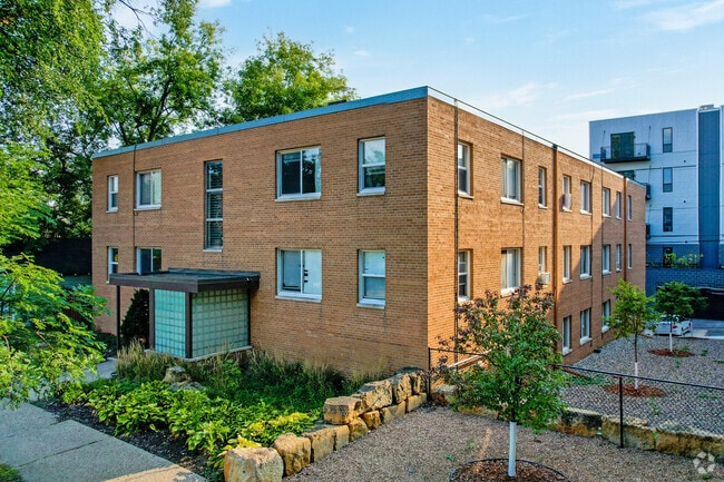 Foto del edificio - Colfax Villas I