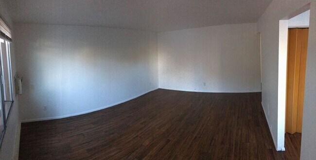 Building Photo - 1851 Westview Cir