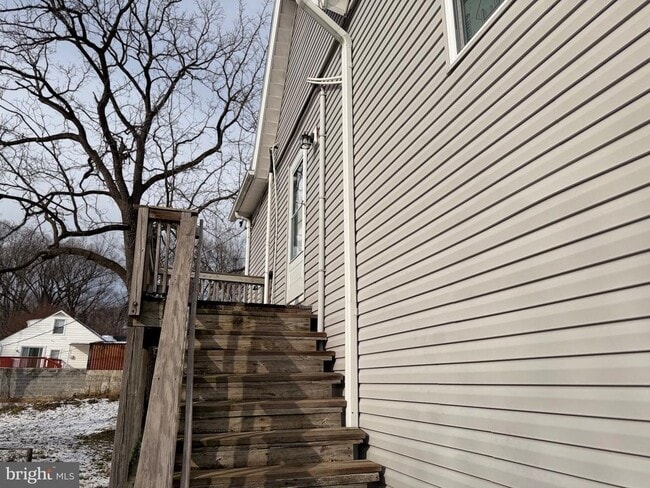 Foto del edificio - 5906 Benton Heights Ave