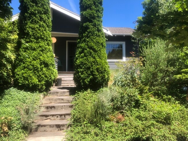 Photo - 1945 SE Harrison St Apartments