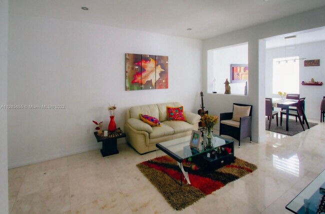 Foto del edificio - 7421 NW 112th Plz