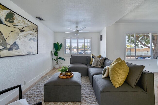 Foto del edificio - 424 Stanford Ave