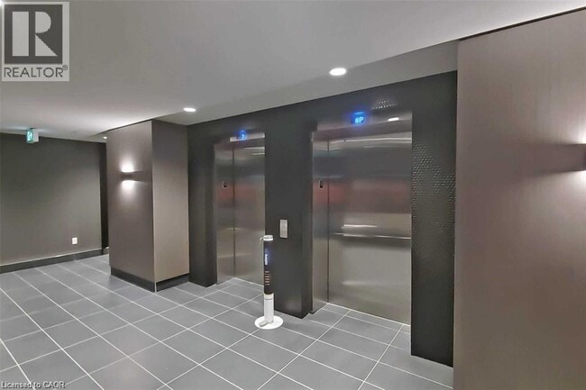 Building Photo - 95 Dundas St W