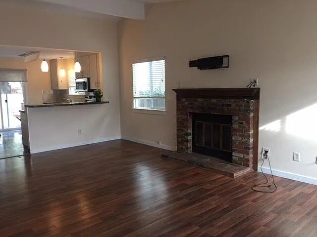 Foto del edificio - 4516 Harmony Pl