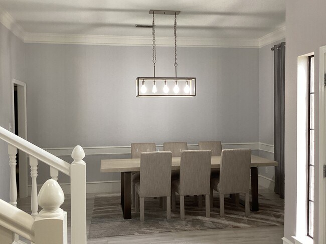 Foto del edificio - 7313 Hollingsworth Dr