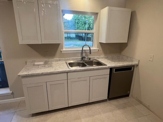 Foto del edificio - 6 Eastvale Pl