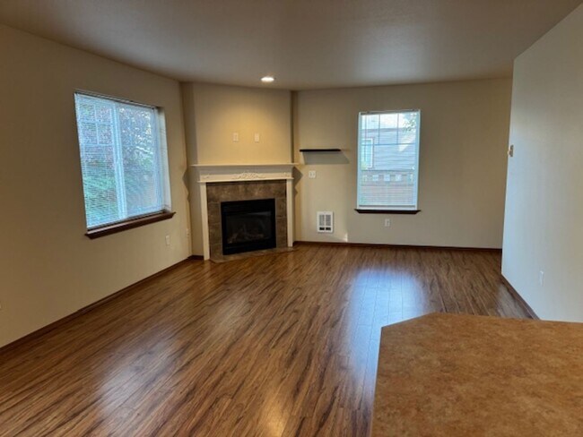 Foto del edificio - DHALIWAL2