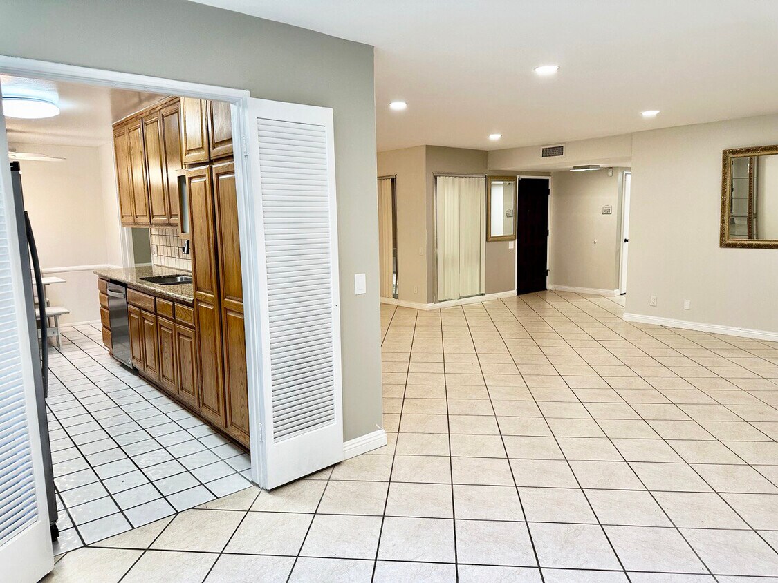 5301 Balboa Blvd Unit D3, Encino, CA 91316 Condo for Rent in Encino