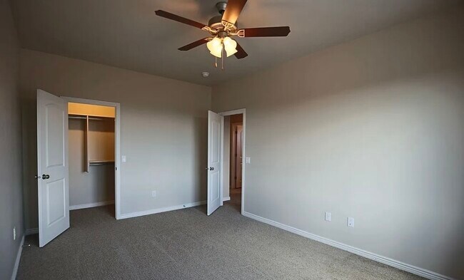 Foto del edificio - 1456 Clinton Way
