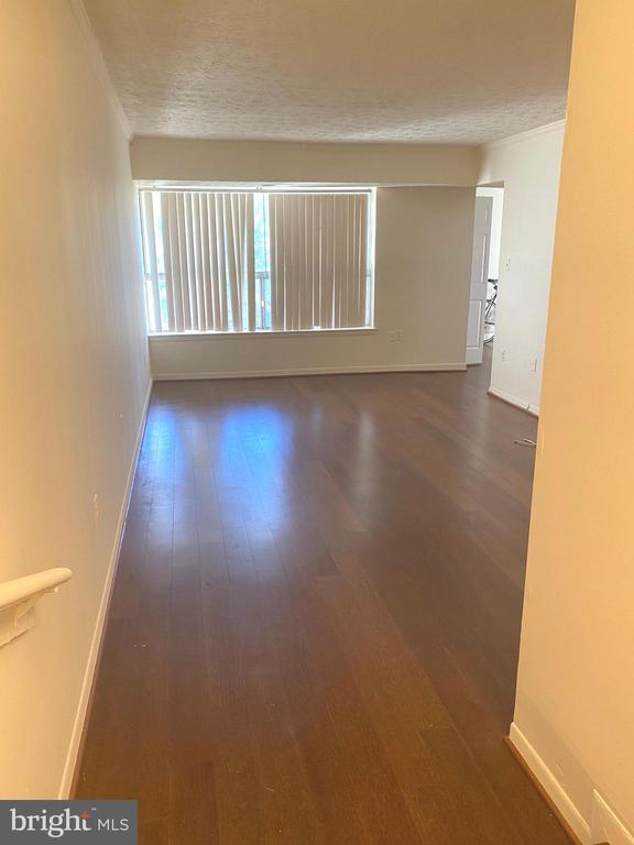 Building Photo - 8009 Mandan Rd