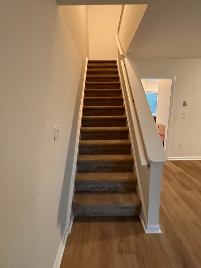 Building Photo - 18 Triangle St