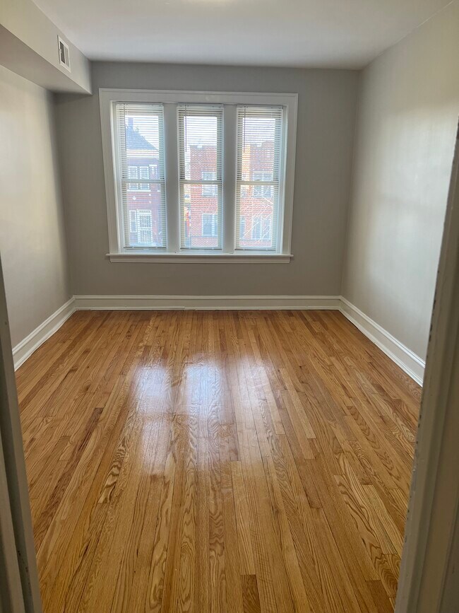 Foto del edificio - 7031 S Fairfield Ave